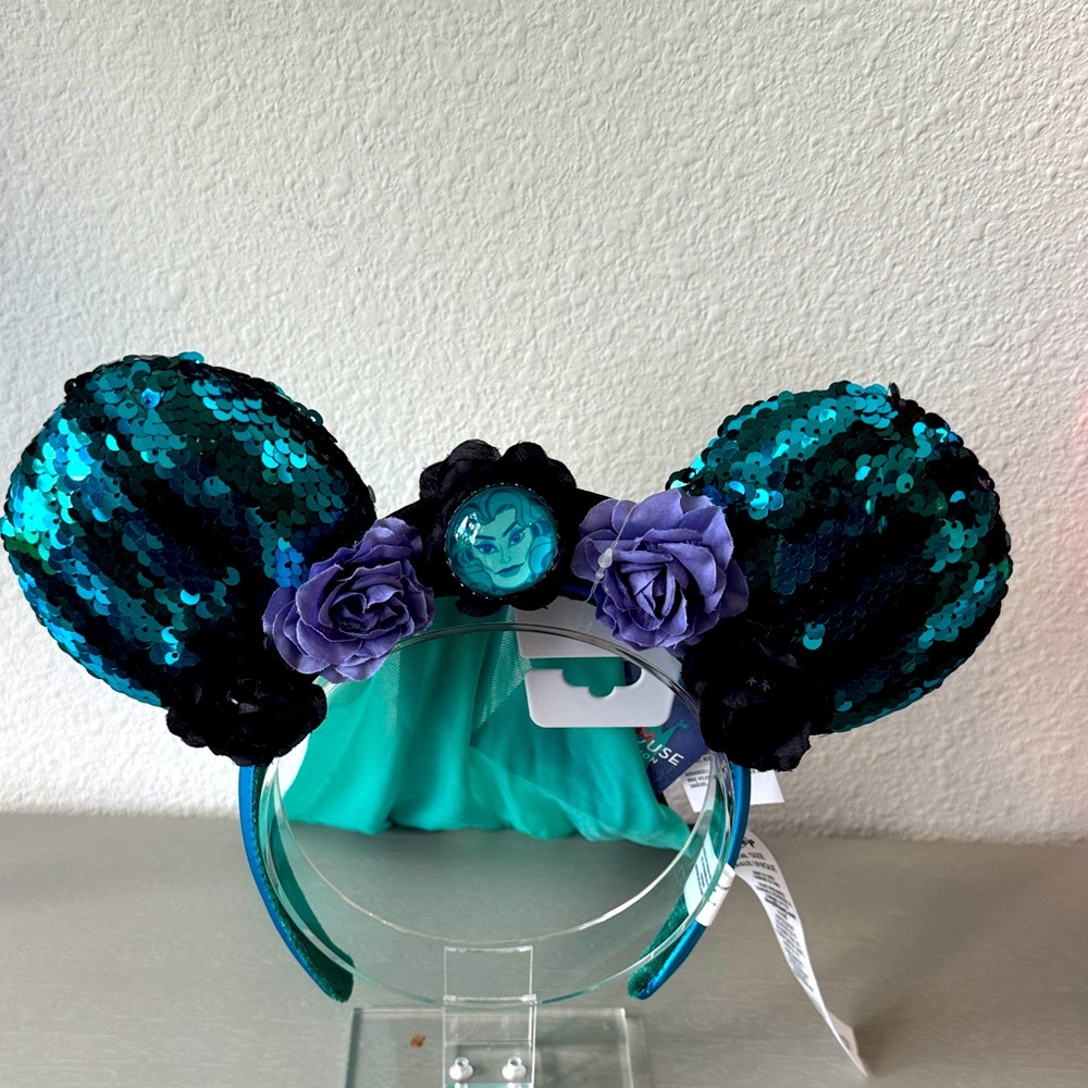 NWT Disney Minnie Mouse The Main Attraction limited release Madame Leota ears